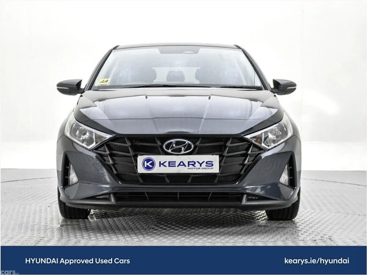 Hyundai i20 Hatchback, Petrol, 2023, Grey