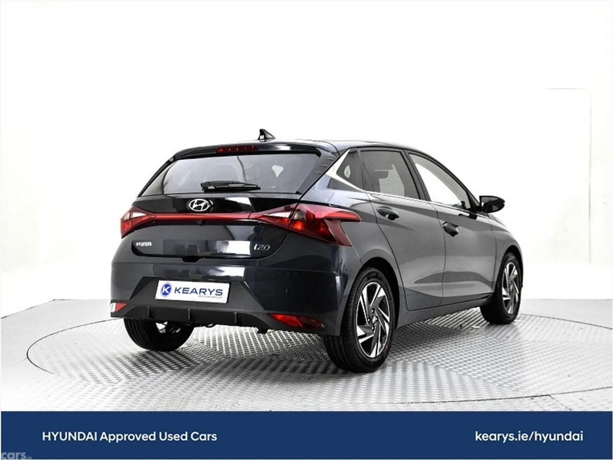 Hyundai i20 Hatchback, Petrol, 2023, Grey