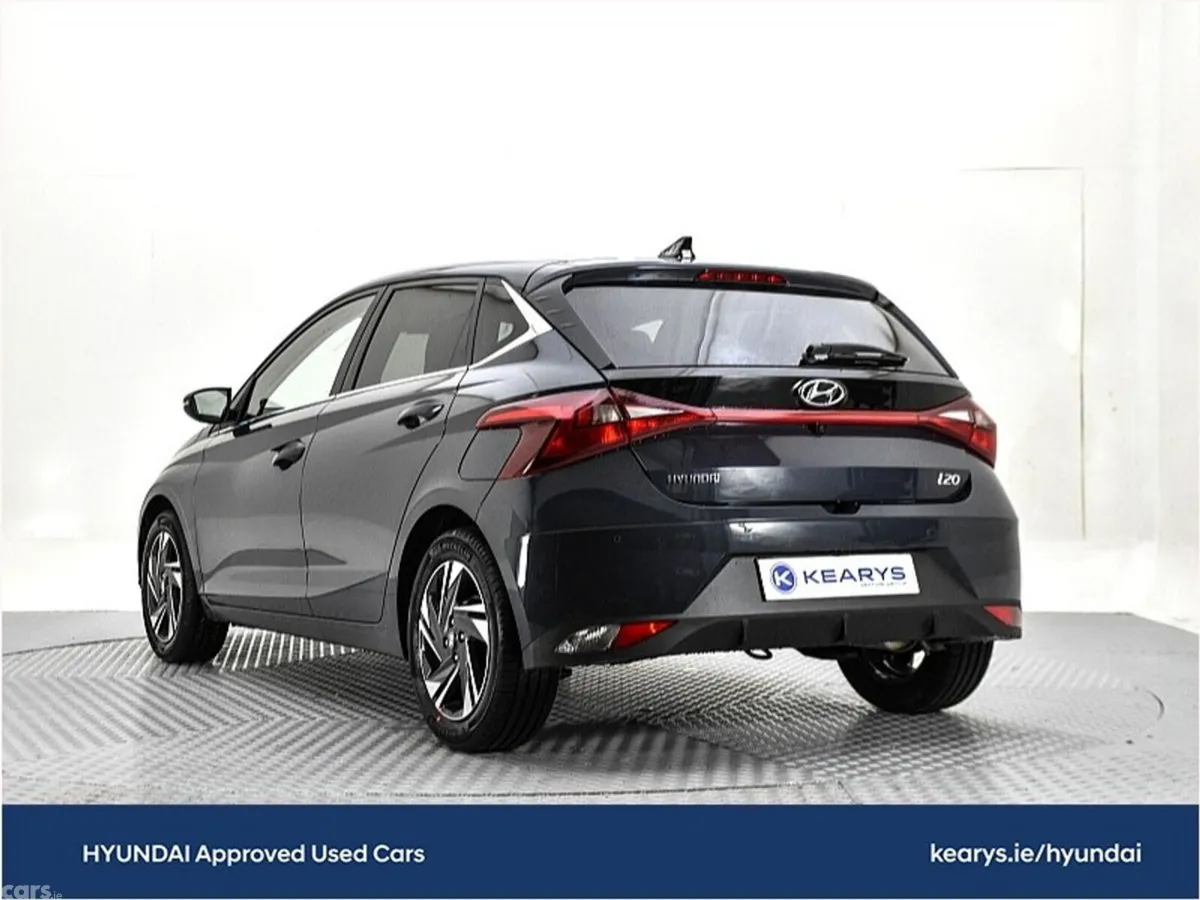 Hyundai i20 Hatchback, Petrol, 2023, Grey