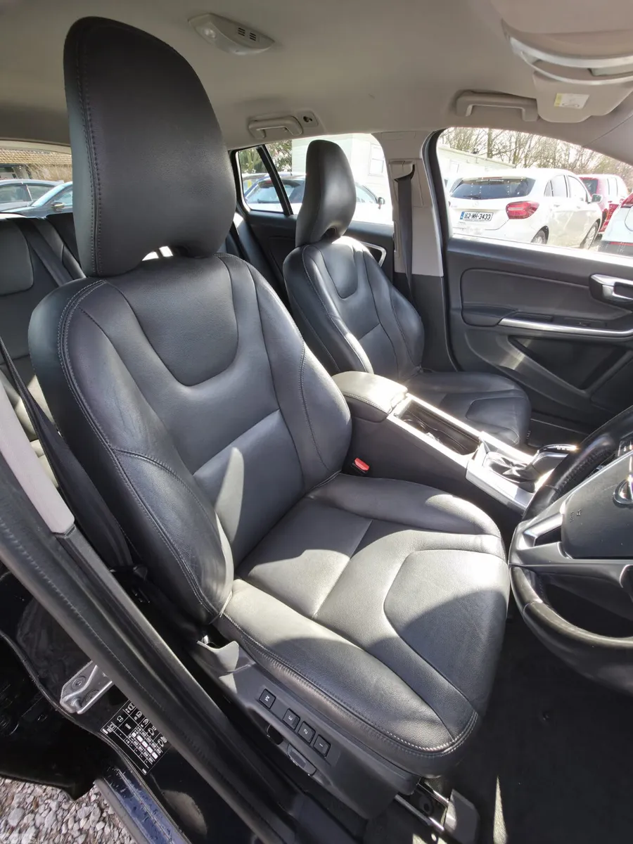 Volvo V60 Estate, Diesel, 2018, Blue