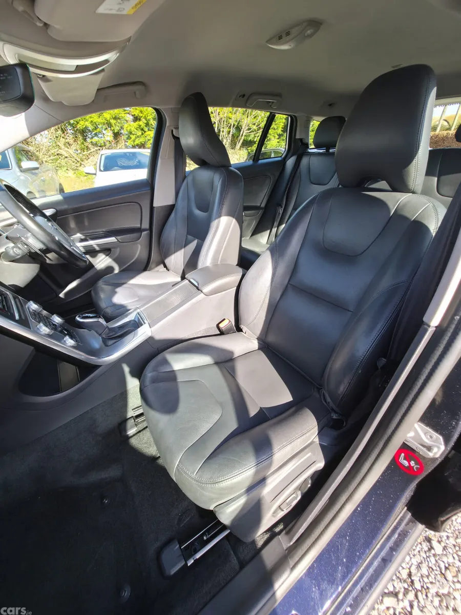 Volvo V60 Estate, Diesel, 2018, Blue