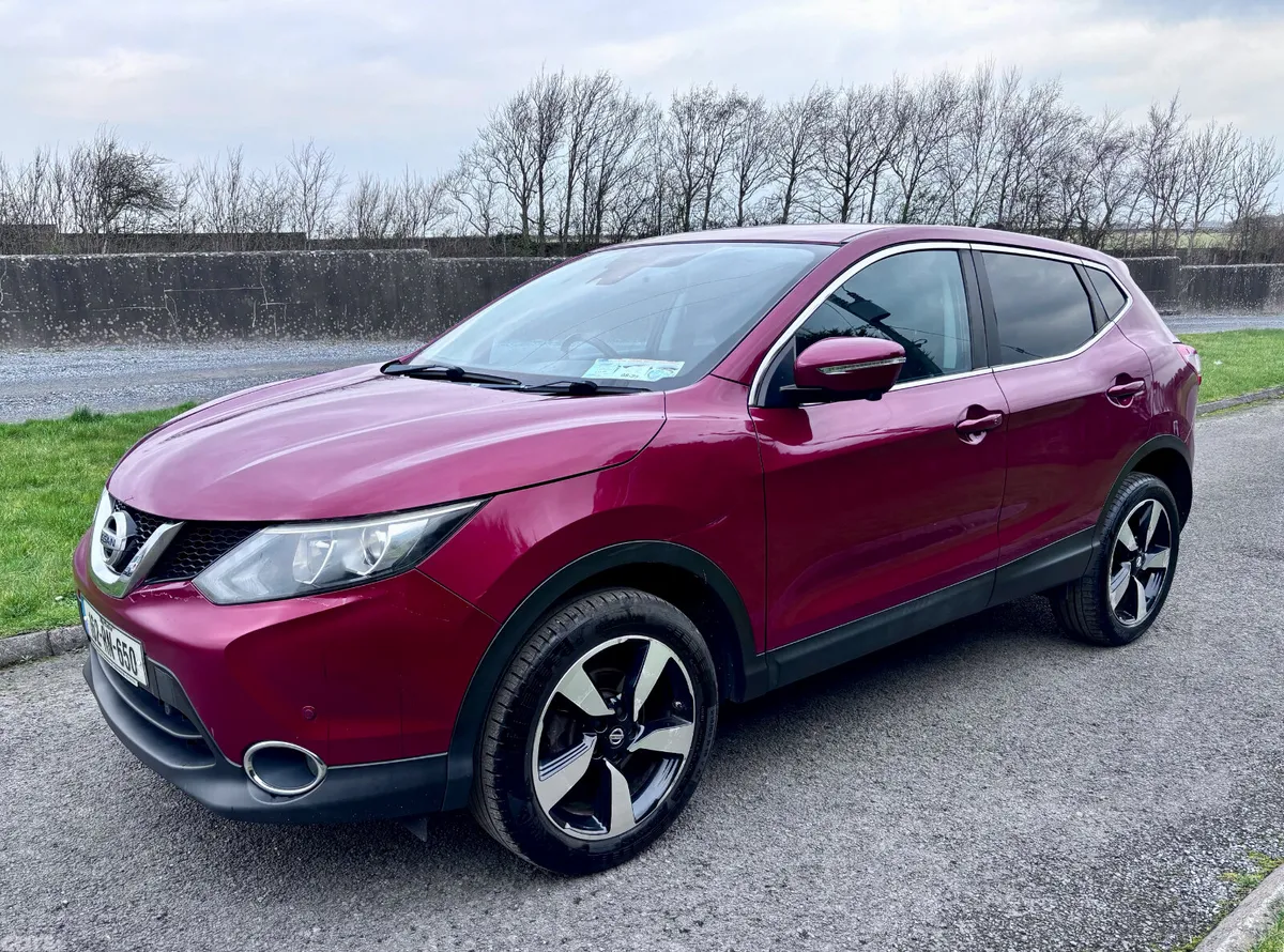 Nissan Qashqai Hatchback, Diesel, 2016, Red