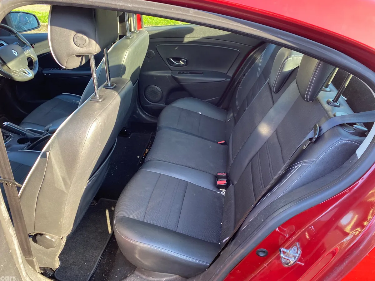 Renault Fluence Saloon, Diesel, 2014, Red