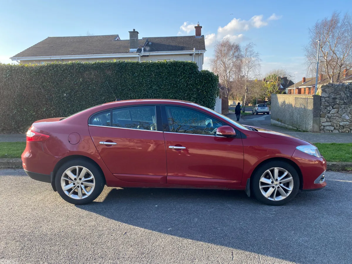 Renault Fluence Saloon, Diesel, 2014, Red
