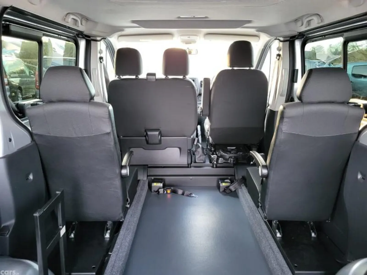 Renault Trafic MPV, Diesel, 2021, Silver