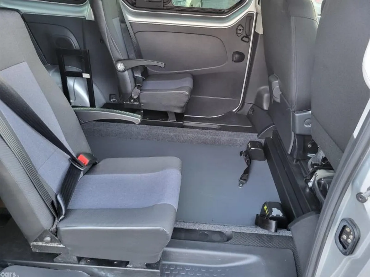 Renault Trafic MPV, Diesel, 2021, Silver