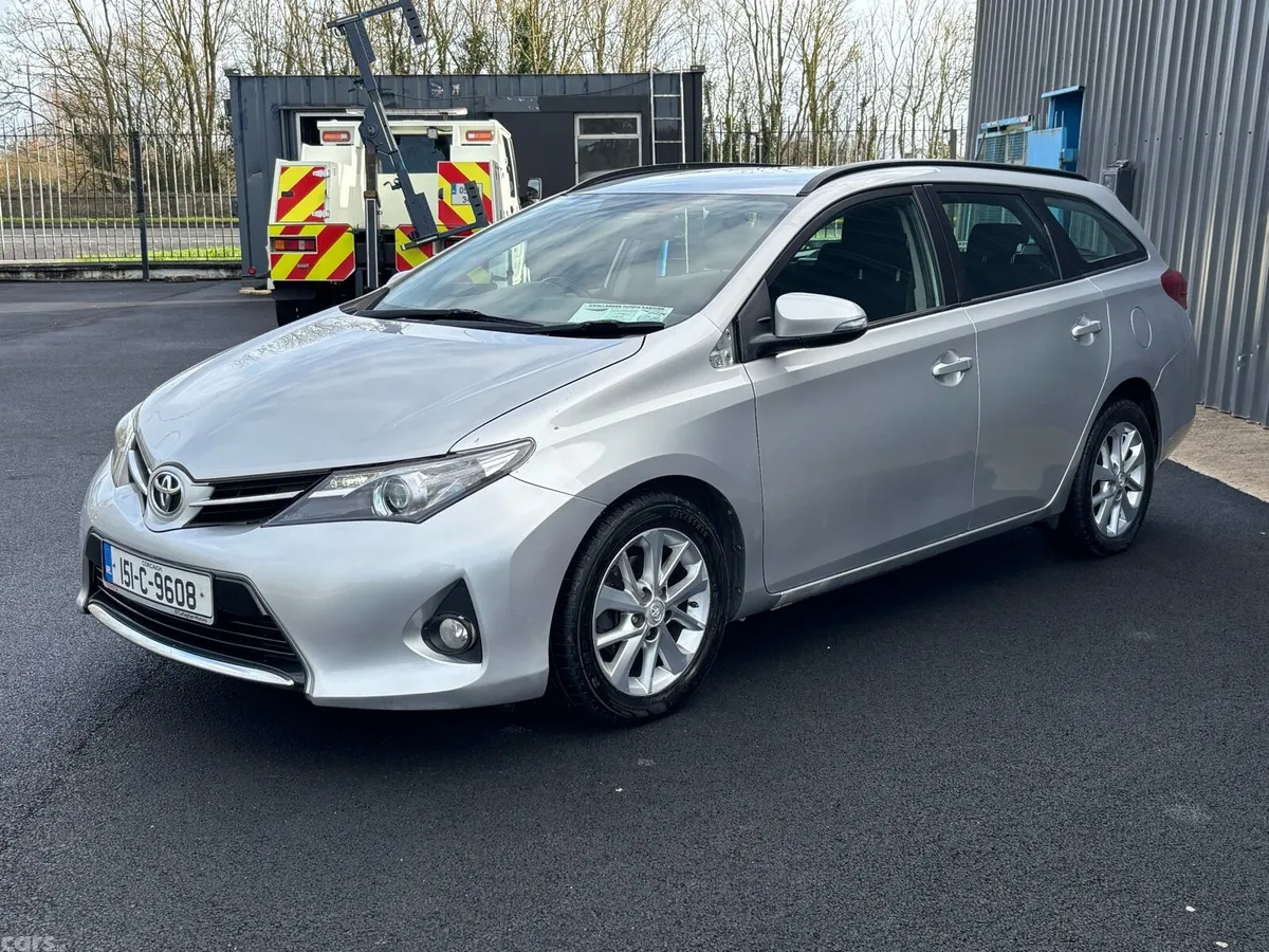 Toyota Auris Estate/Jeep, Diesel, 2015, Silver