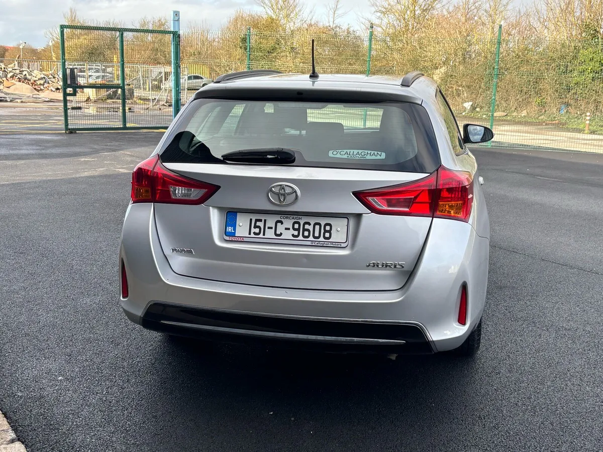 Toyota Auris Estate/Jeep, Diesel, 2015, Silver