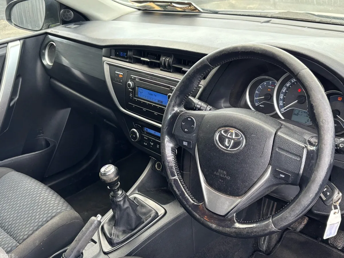 Toyota Auris Estate/Jeep, Diesel, 2015, Silver