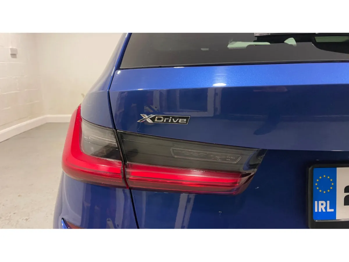 BMW 3-Series Estate, Petrol Plug-in Hybrid, 2021, Blue
