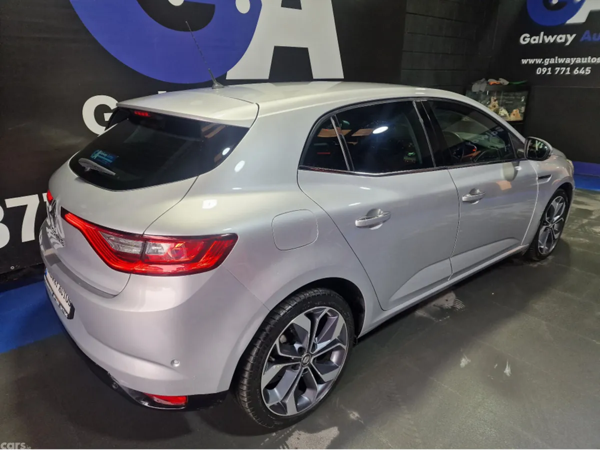 Renault Megane Hatchback, Diesel, 2016, Silver