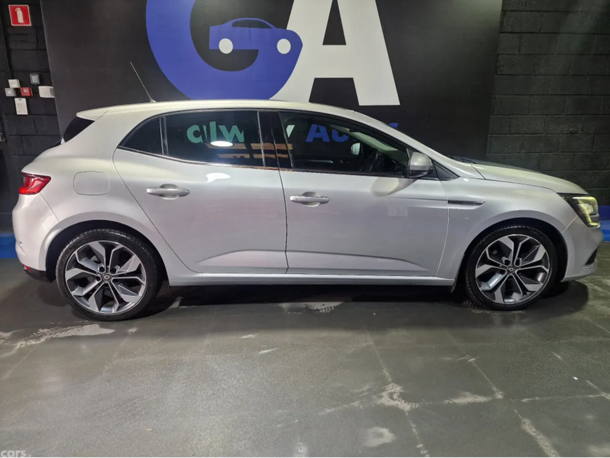 Renault Megane Hatchback, Diesel, 2016, Silver