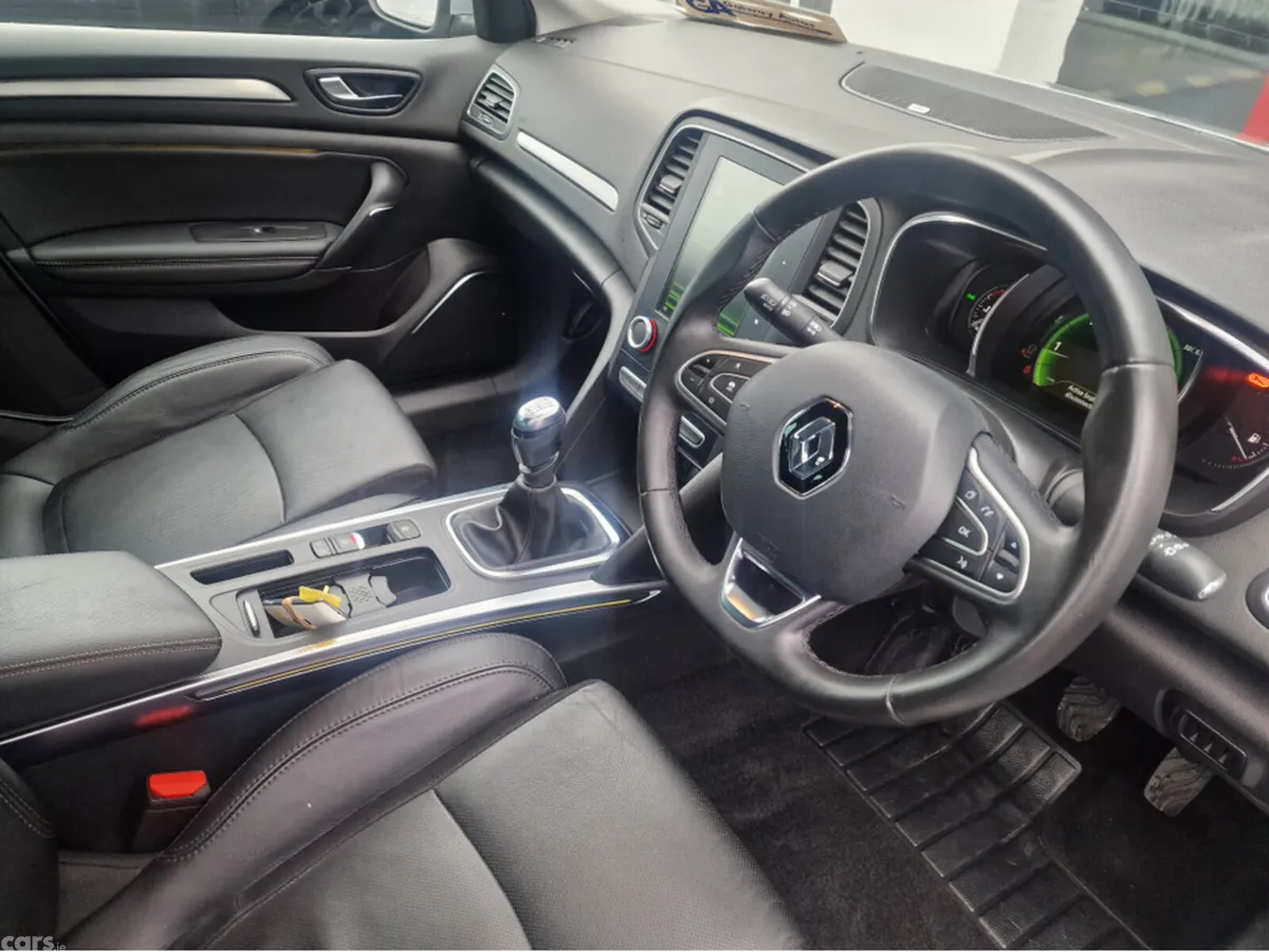 Renault Megane Hatchback, Diesel, 2016, Silver