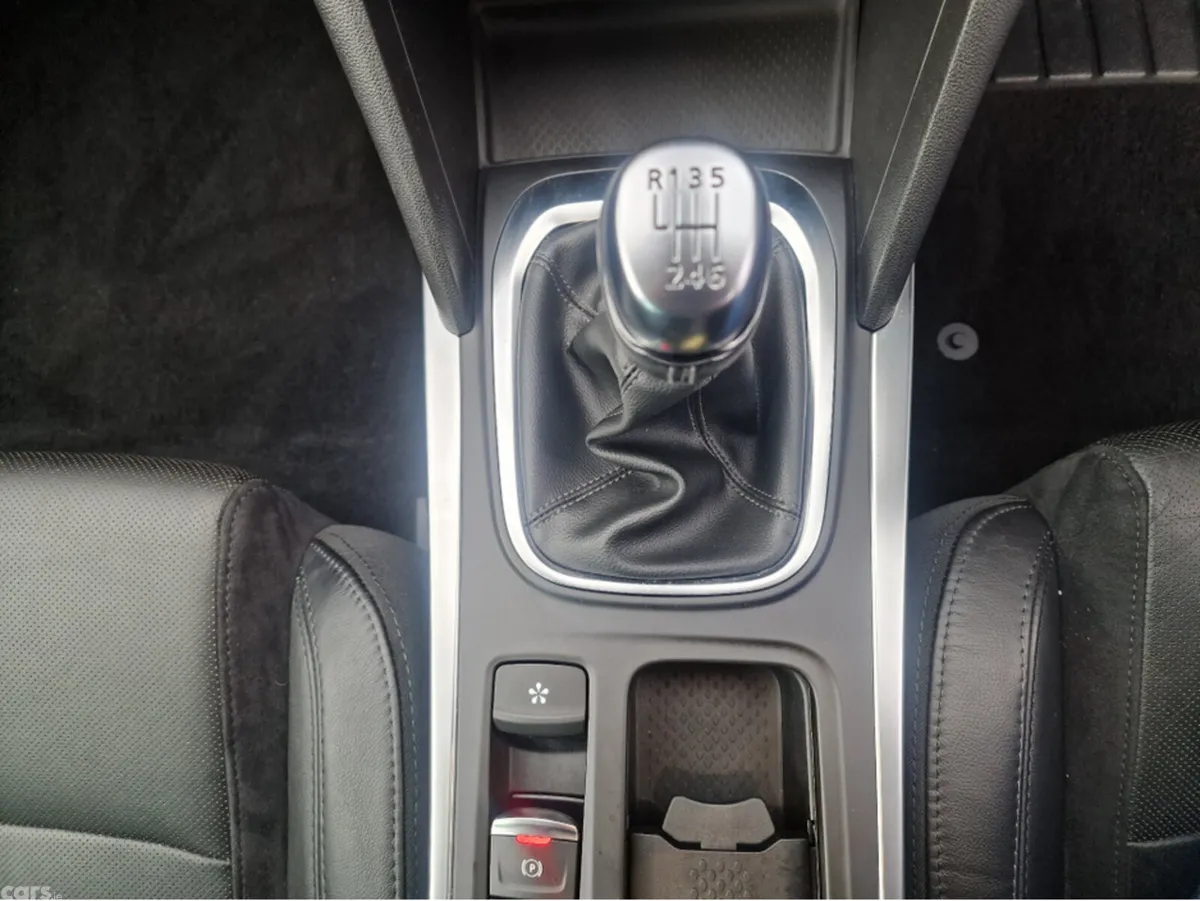 Renault Megane Hatchback, Diesel, 2016, Silver