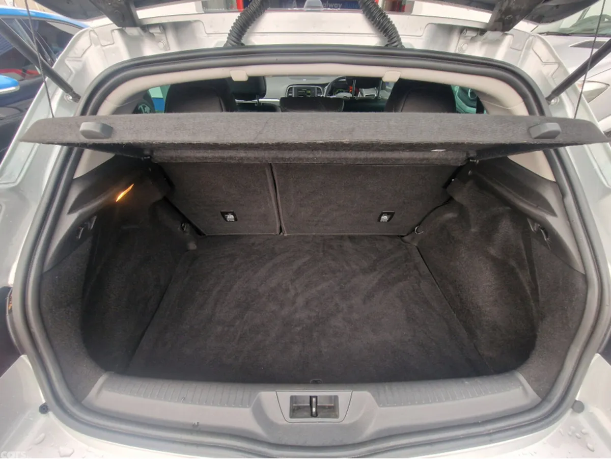 Renault Megane Hatchback, Diesel, 2016, Silver