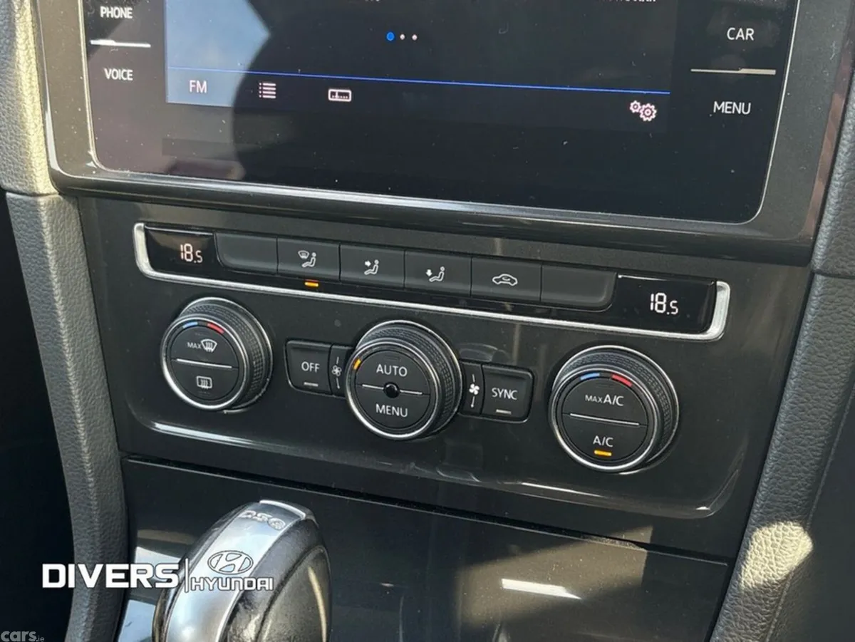 Volkswagen Golf Estate, Diesel, 2018, Yellow