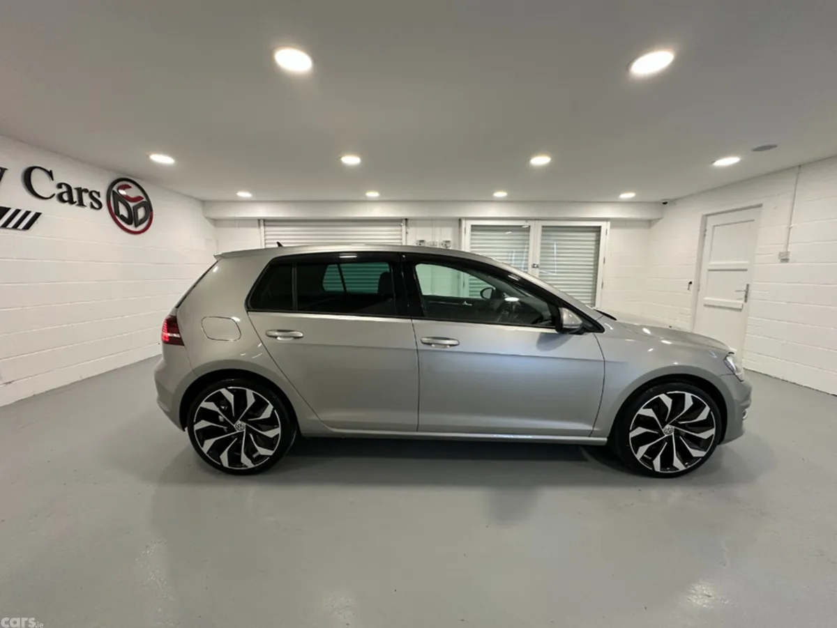 Volkswagen Golf Hatchback, Petrol, 2017, Silver