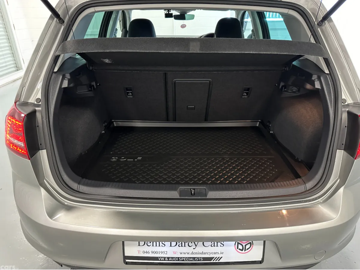 Volkswagen Golf Hatchback, Petrol, 2017, Silver