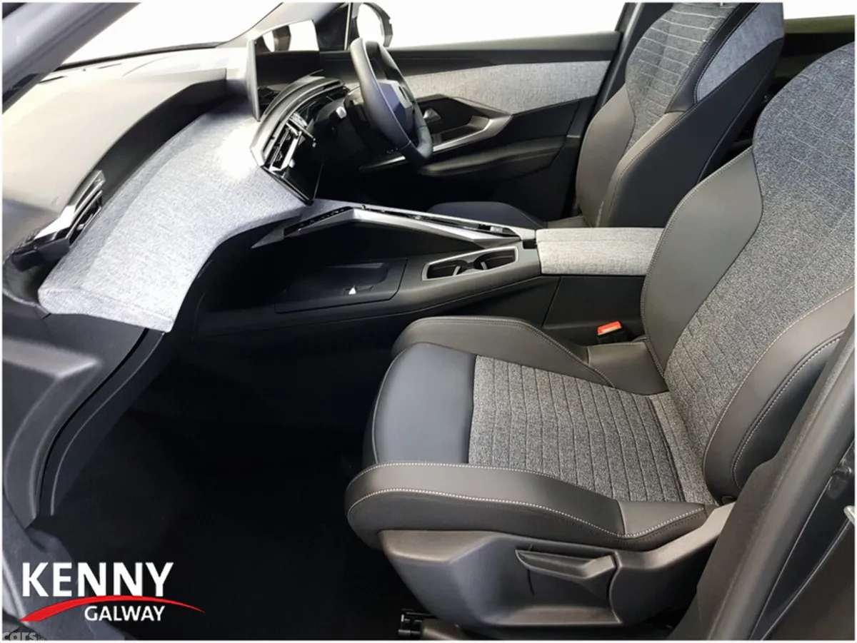 Peugeot 3008 MPV, Petrol Hybrid, 2025, Grey