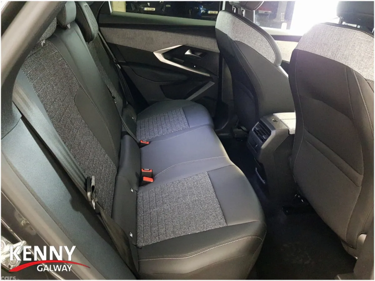 Peugeot 3008 MPV, Petrol Hybrid, 2025, Grey