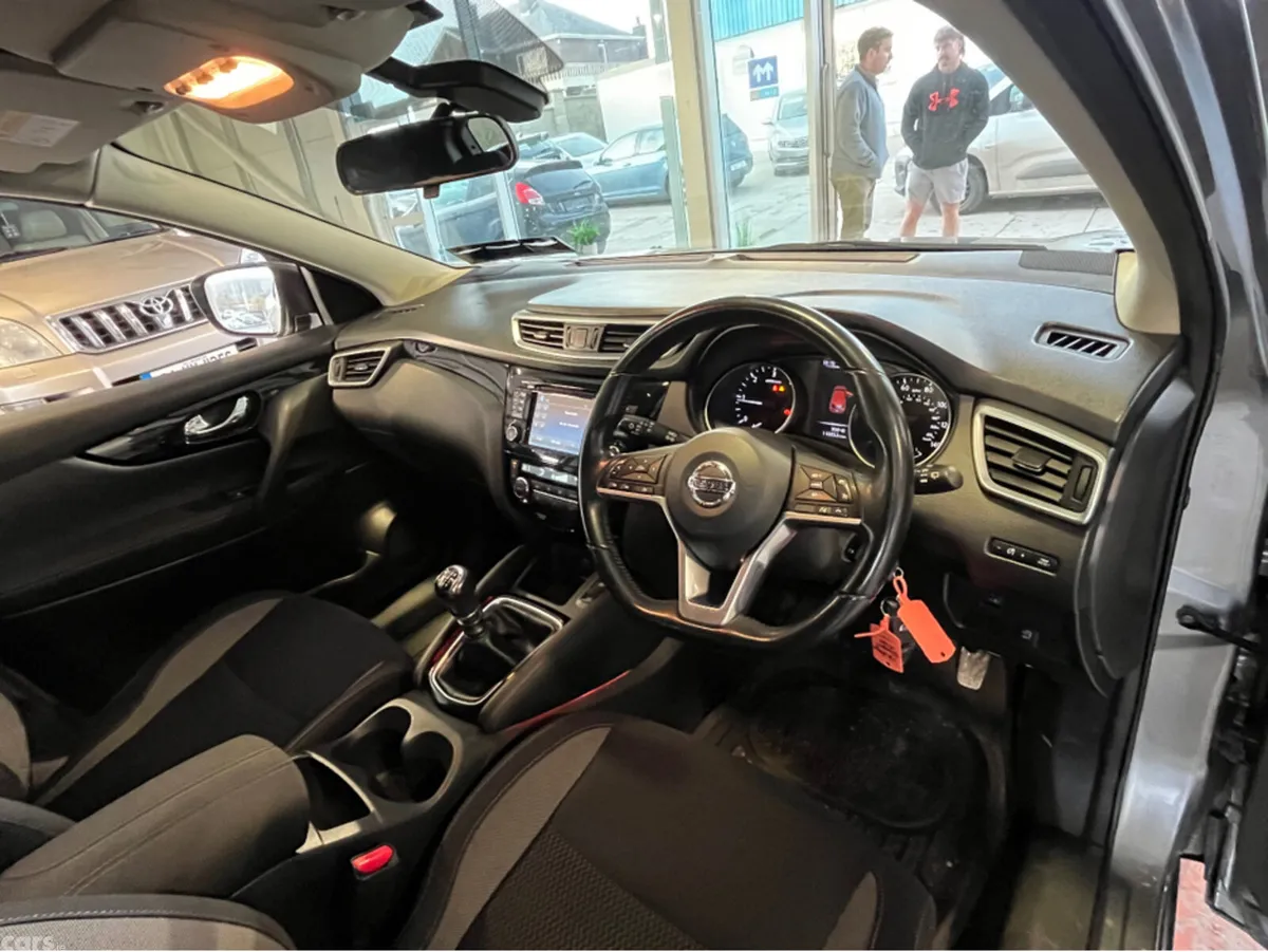 Nissan Qashqai MPV, Diesel, 2017, Grey
