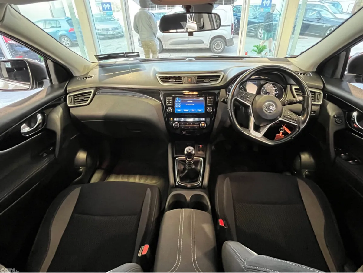 Nissan Qashqai MPV, Diesel, 2017, Grey