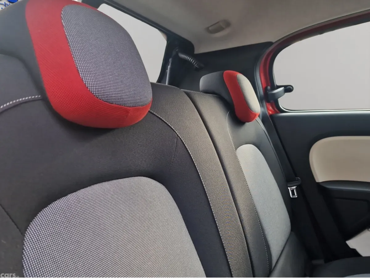 Renault Twingo Hatchback, Petrol, 2018, Red