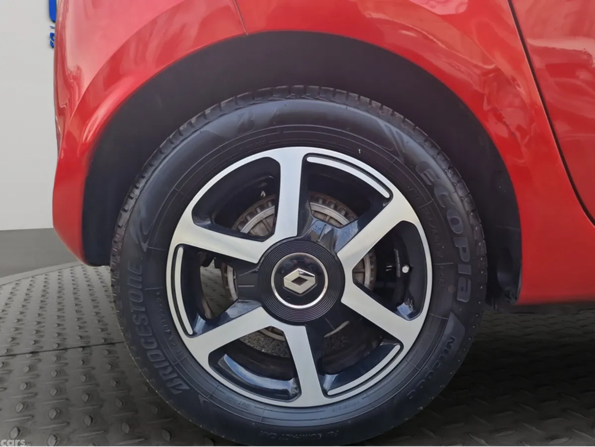 Renault Twingo Hatchback, Petrol, 2018, Red