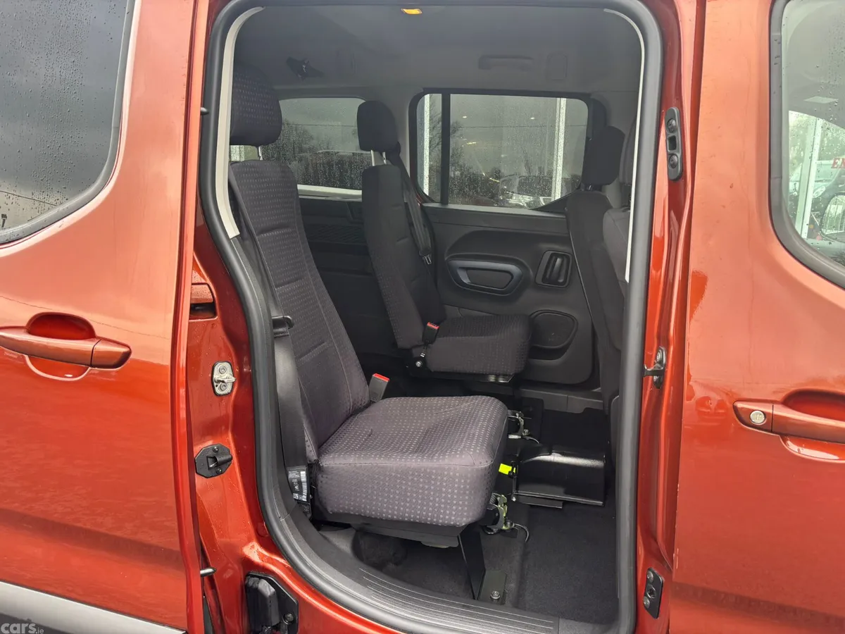 Peugeot Rifter MPV, Diesel, 2021, Brown