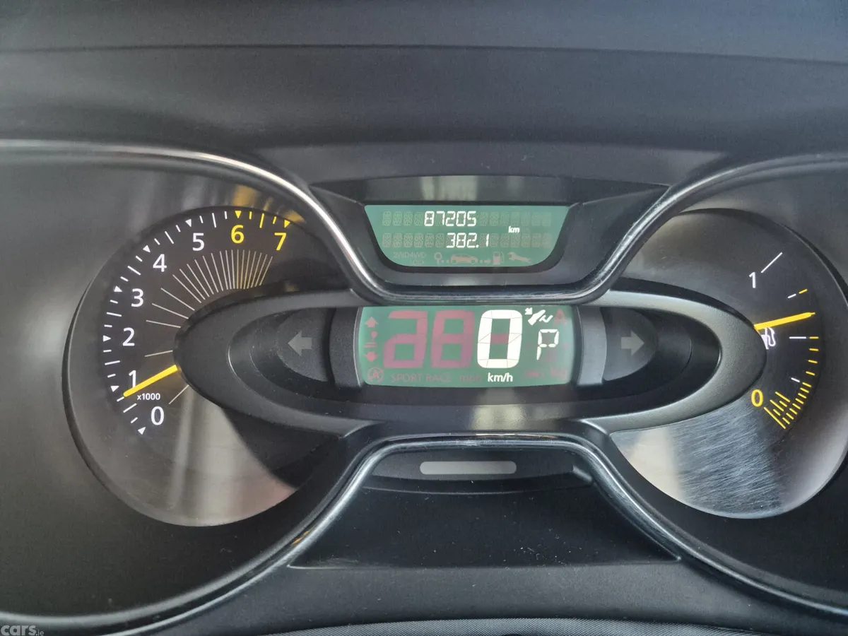 Renault Captur Hatchback, Petrol, 2016, Gold