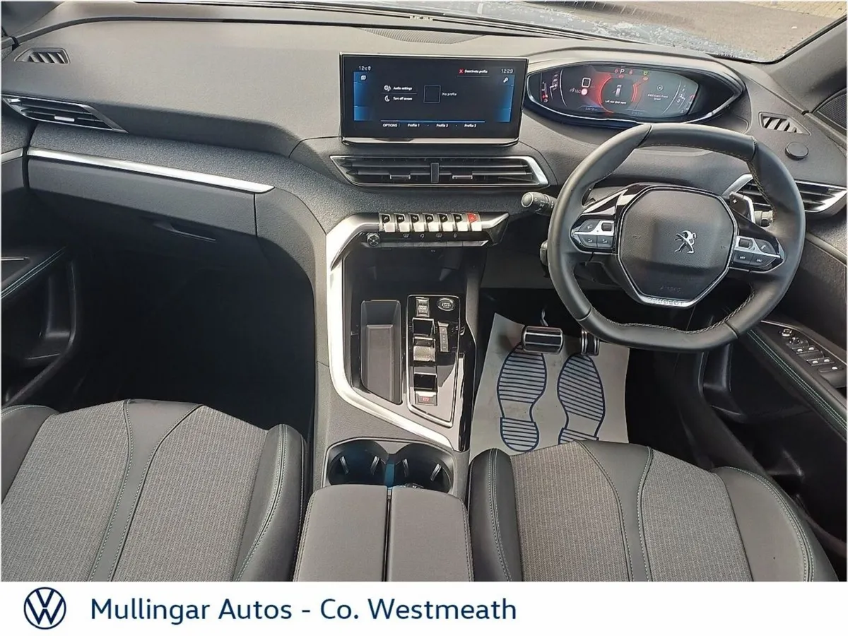 Peugeot 5008 MPV, Diesel, 2024, Grey