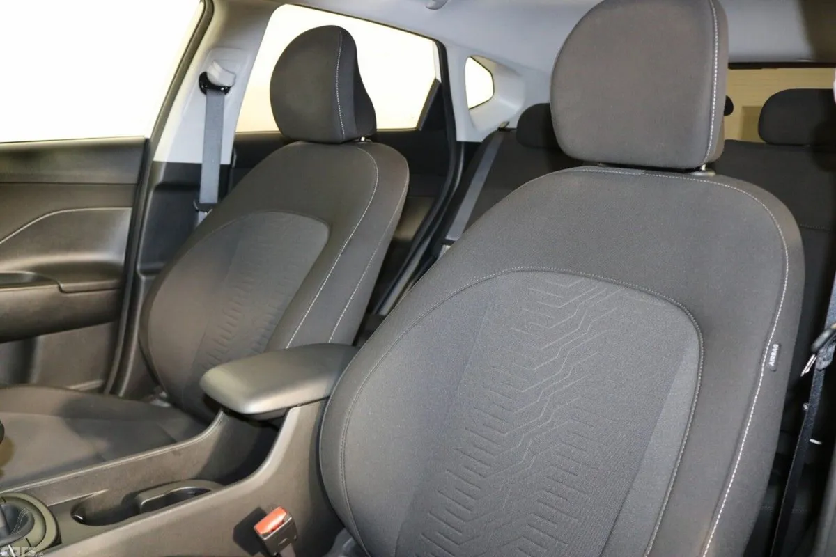 Hyundai KONA SUV, Petrol, 2024, White