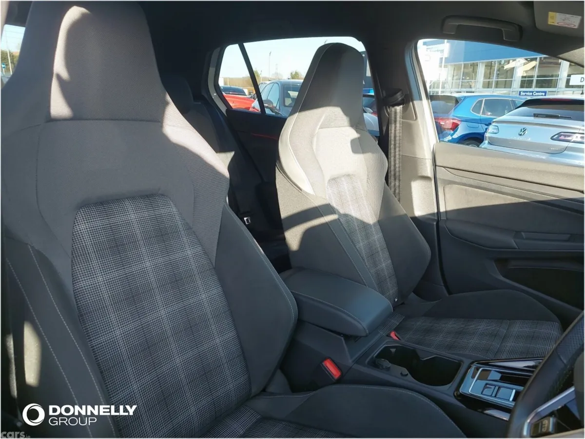 Volkswagen Golf Hatchback, Diesel, 2023, White