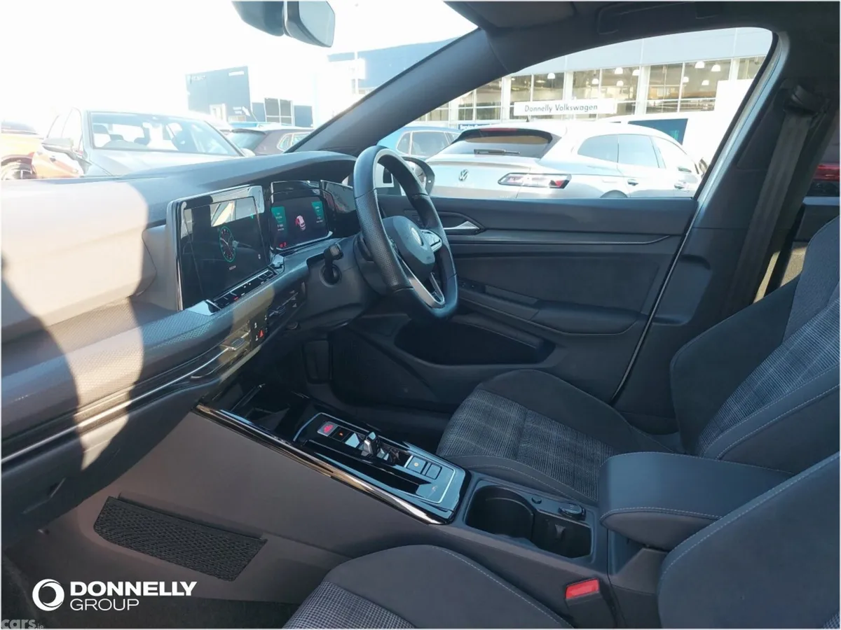 Volkswagen Golf Hatchback, Diesel, 2023, White