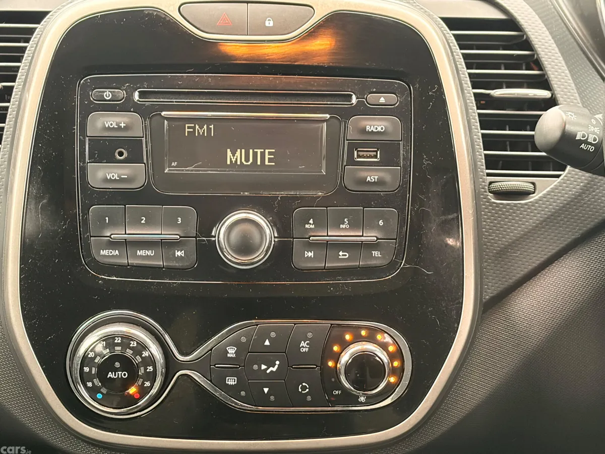 Renault Captur Hatchback, Diesel, 2014, Silver