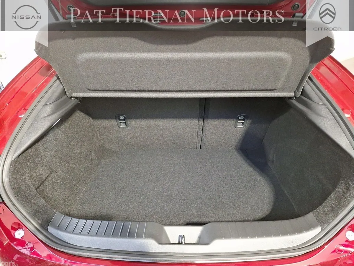 Mazda Mazda3 Hatchback, Petrol, 2026, Red