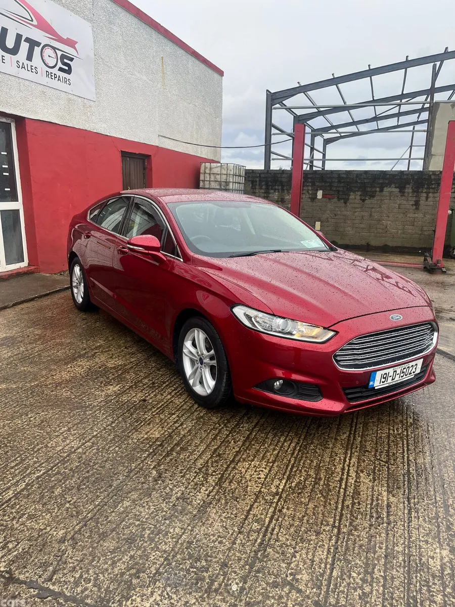 Ford Mondeo Hatchback, Diesel, 2019, Red