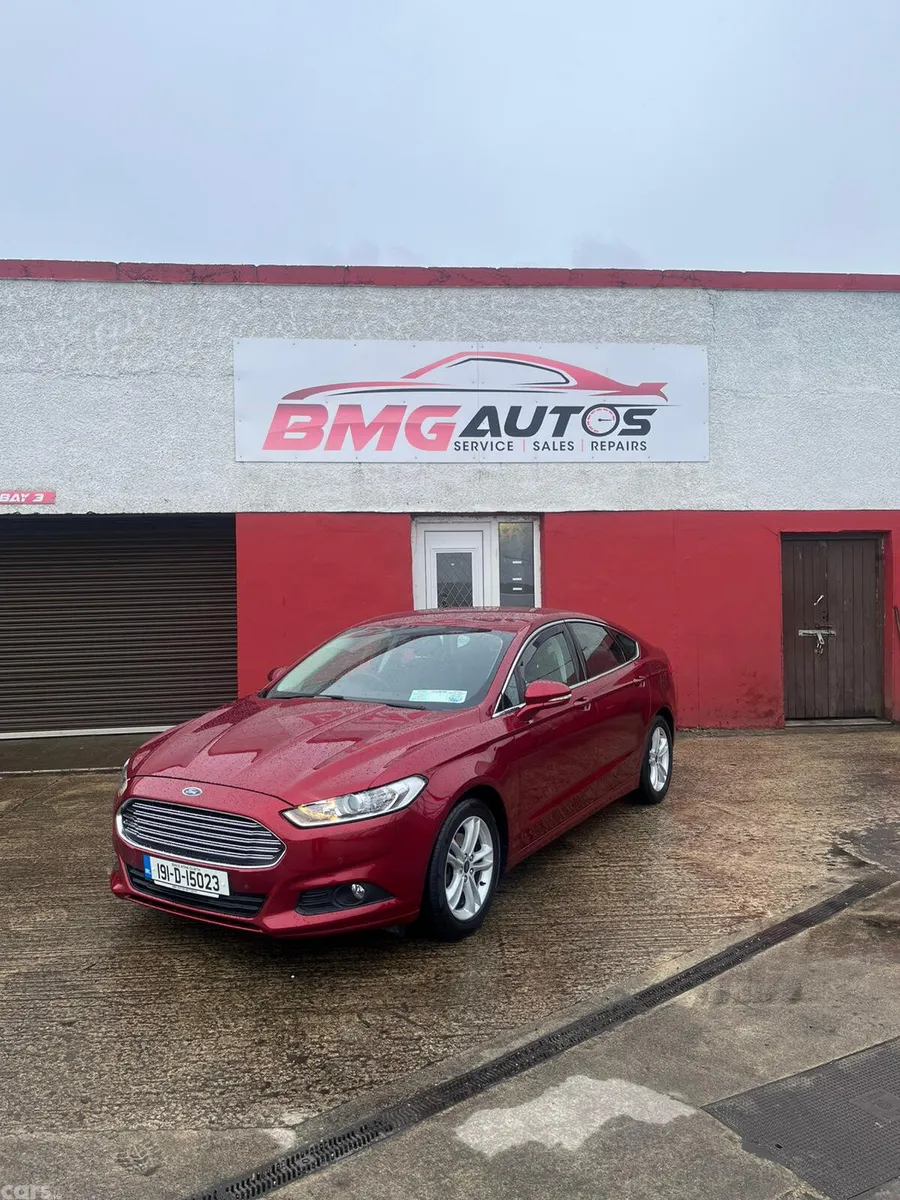 Ford Mondeo Hatchback, Diesel, 2019, Red