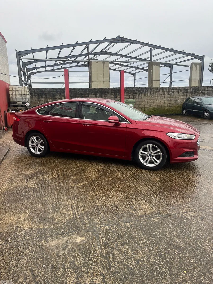Ford Mondeo Hatchback, Diesel, 2019, Red