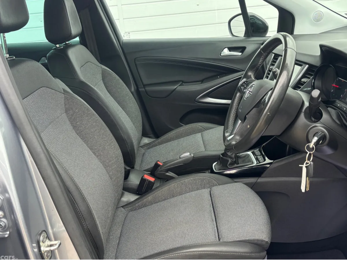 Opel Crossland X MPV, Diesel, 2022, Grey