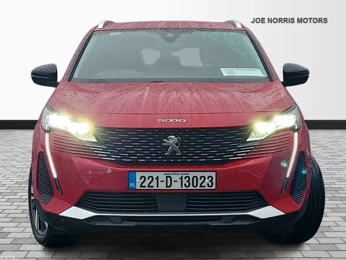 Peugeot 5008 MPV, Diesel, 2022, Red