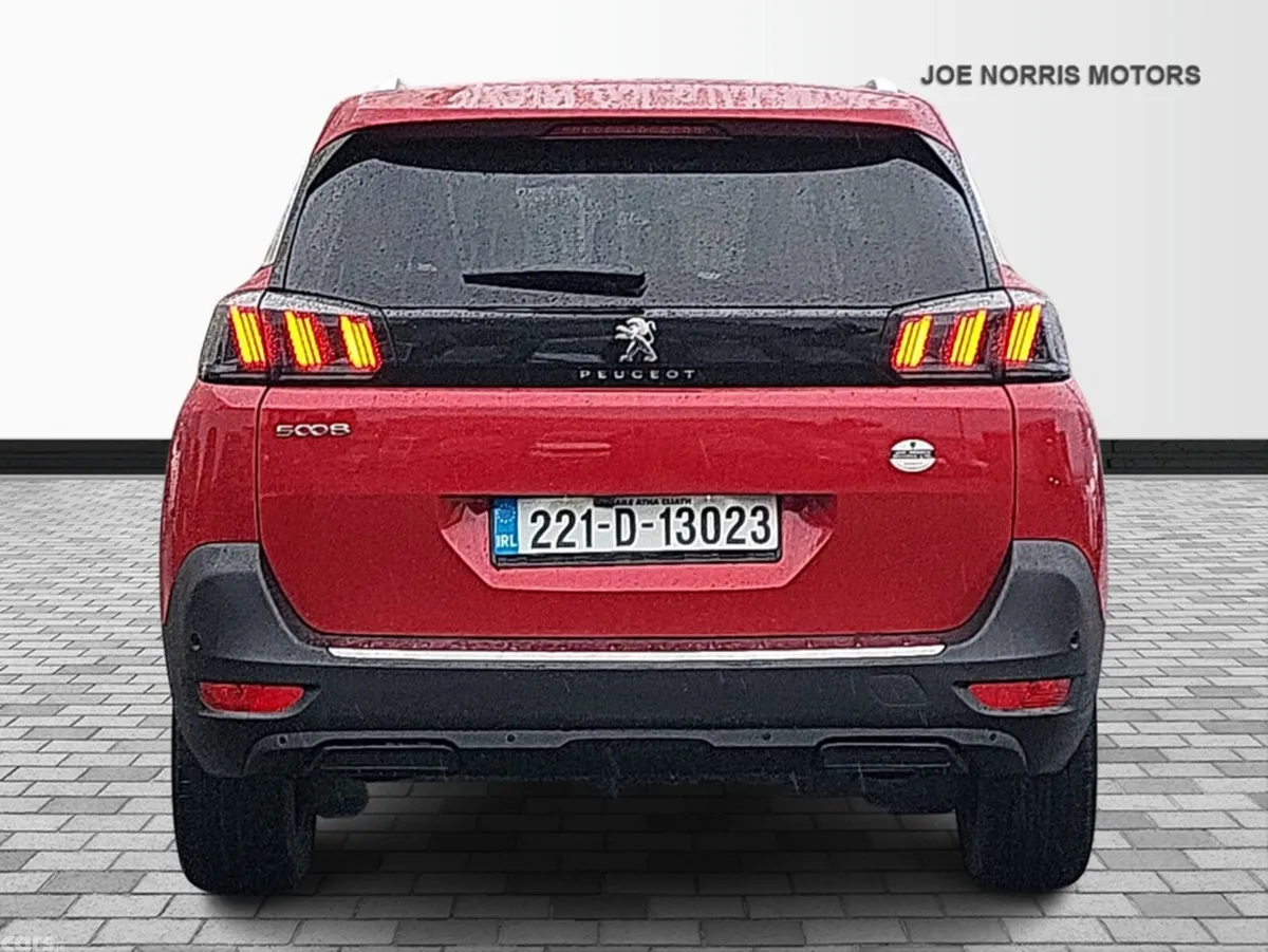 Peugeot 5008 MPV, Diesel, 2022, Red