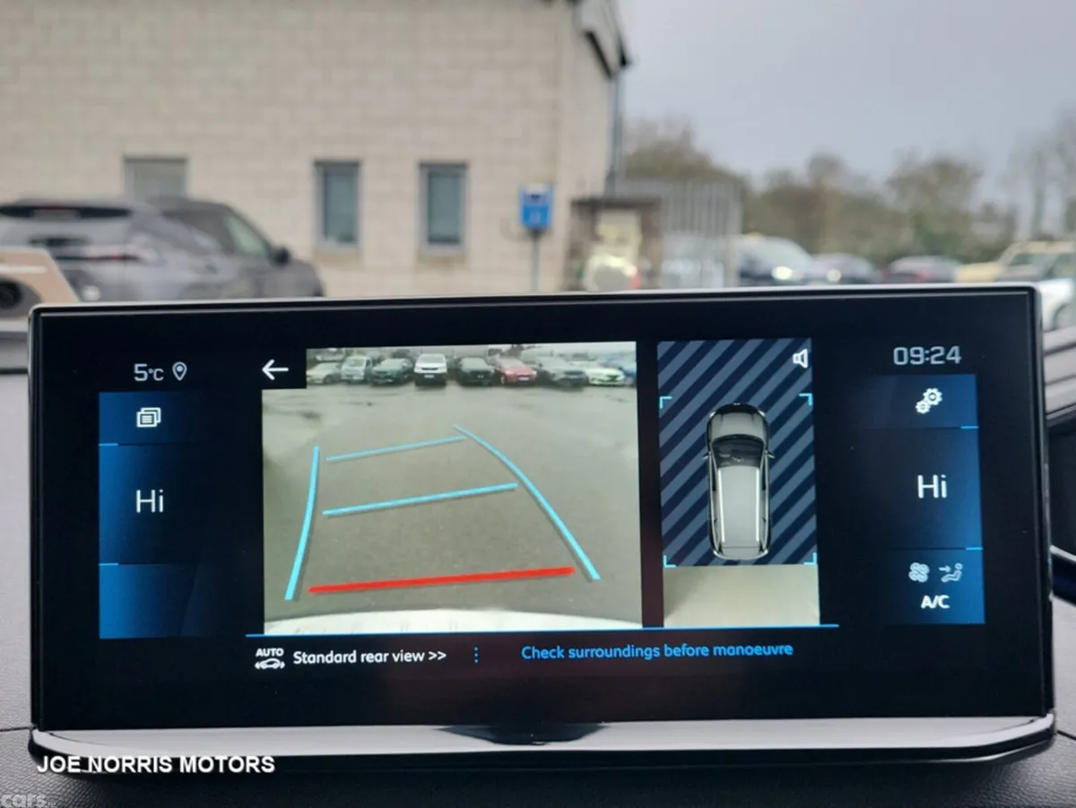 Peugeot 5008 MPV, Diesel, 2022, Red