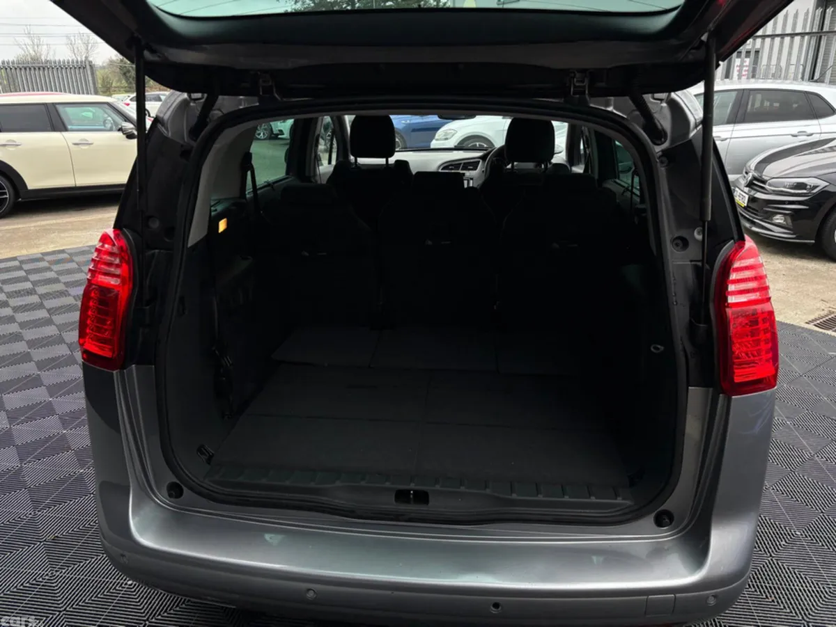 Peugeot 5008 MPV, Petrol, 2014, Grey