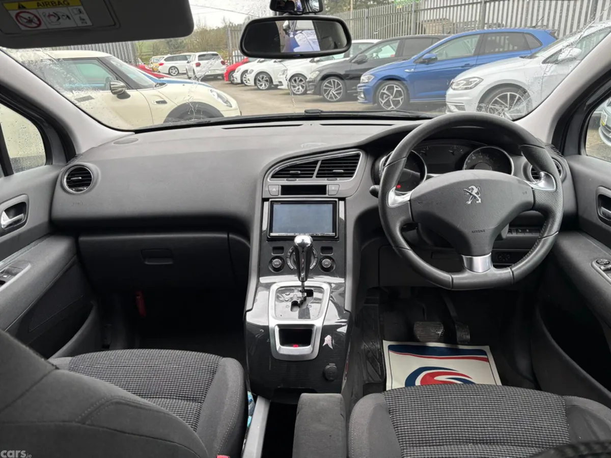 Peugeot 5008 MPV, Petrol, 2014, Grey