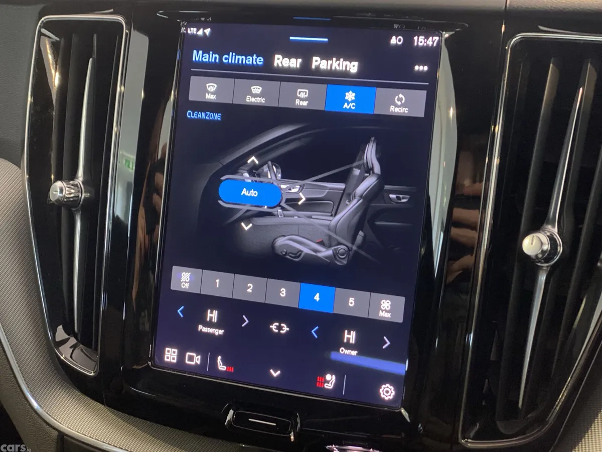 Volvo XC60 SUV, Diesel Hybrid, 2023, Red