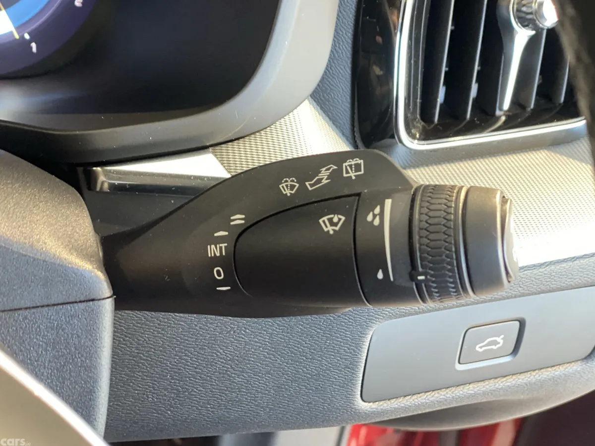 Volvo XC60 SUV, Diesel Hybrid, 2023, Red