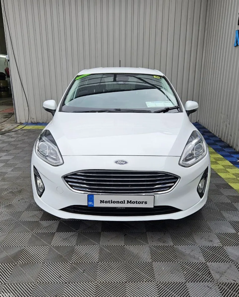 Ford Fiesta Hatchback, Petrol, 2019, White