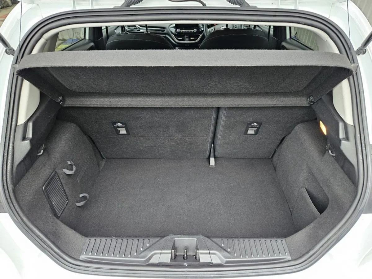 Ford Fiesta Hatchback, Petrol, 2019, White