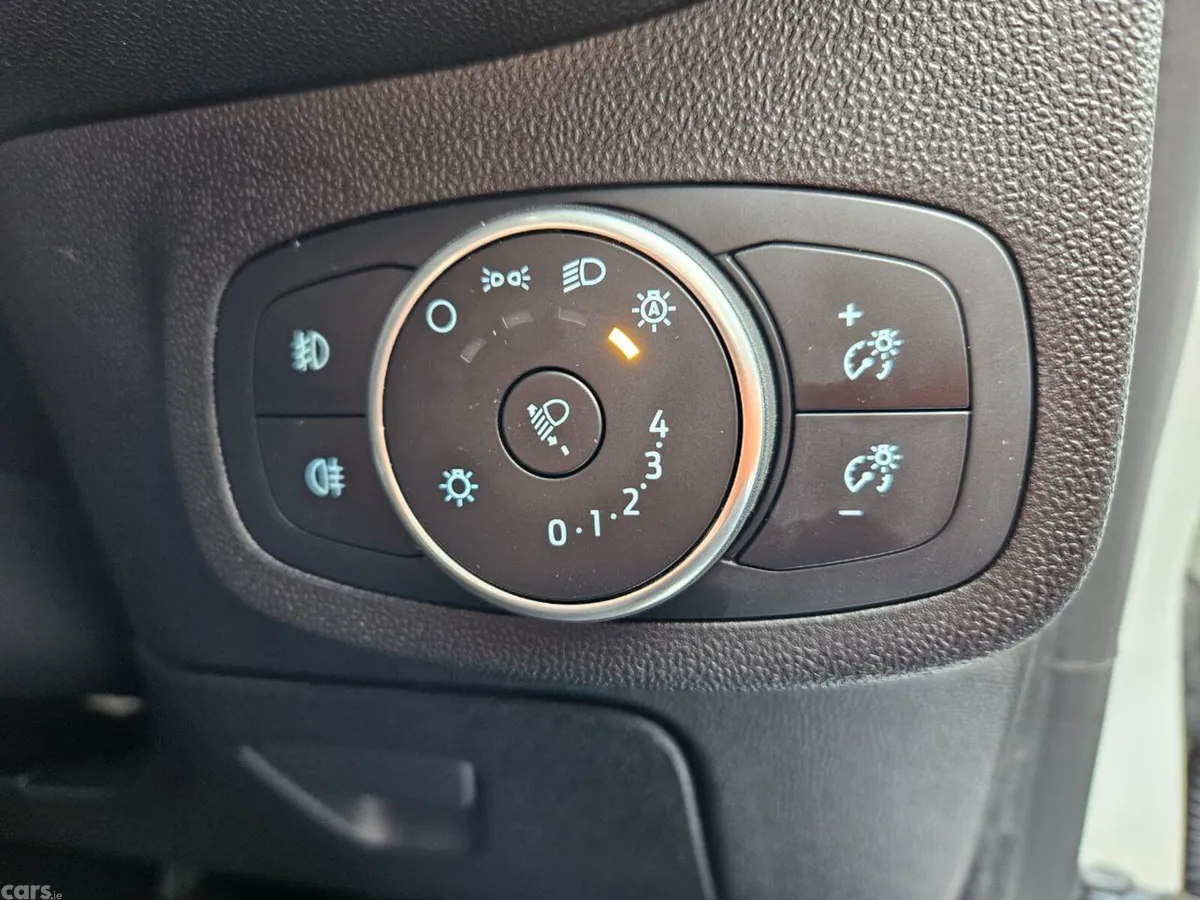 Ford Fiesta Hatchback, Petrol, 2019, White